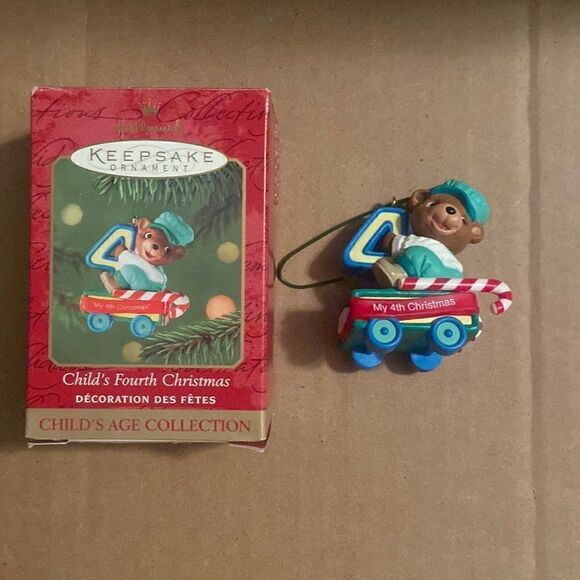 Hallmark 2001 Child’s Age Collection Child’s Fourth Christmas Ornament in Box - Picture 1 of 7